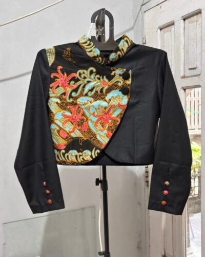 Cropped Jacket Rava - Teluk Balikpapan